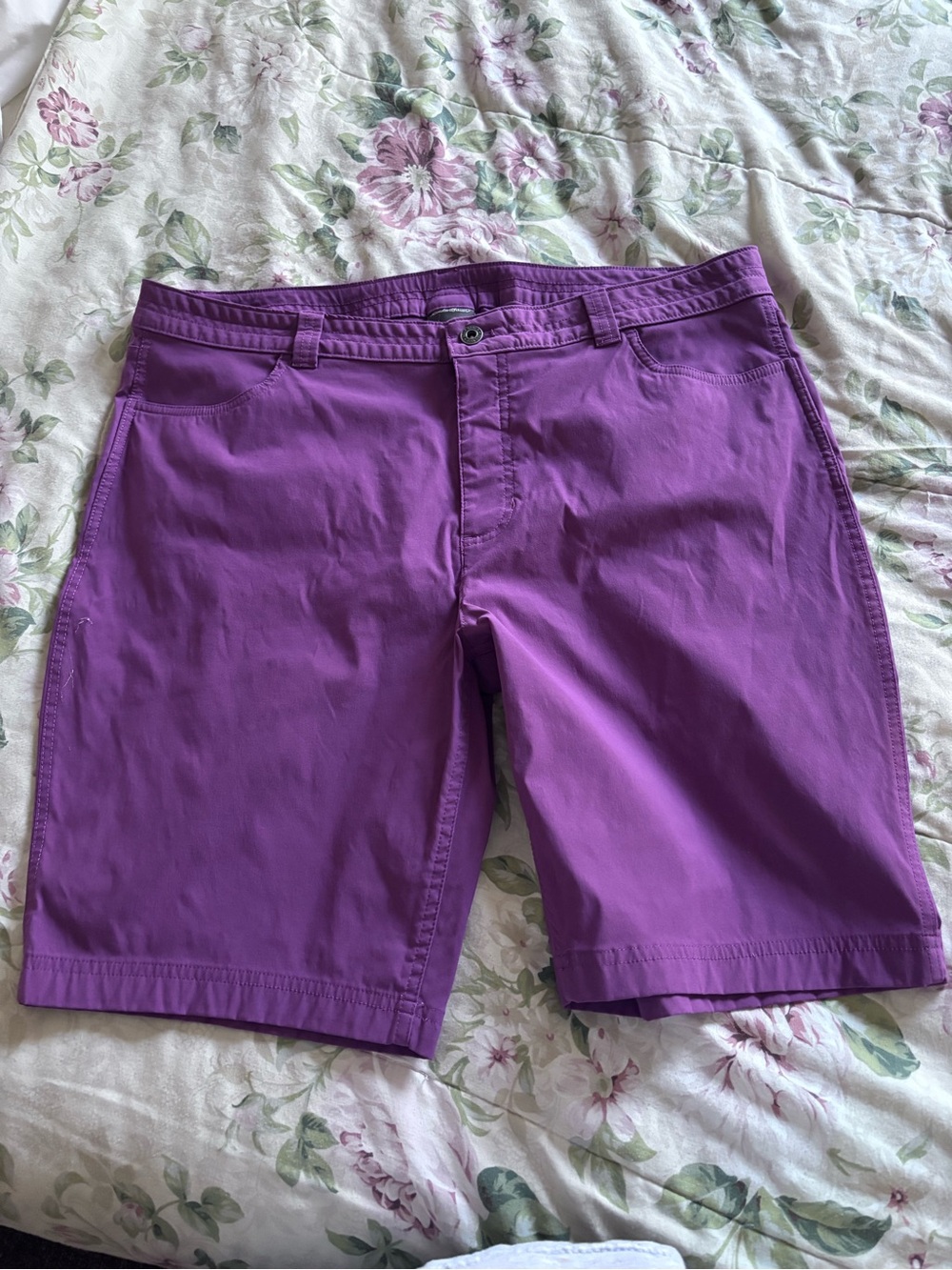 Eddie Bauer Women’s Purple Hiking Bermuda Shorts Size 18